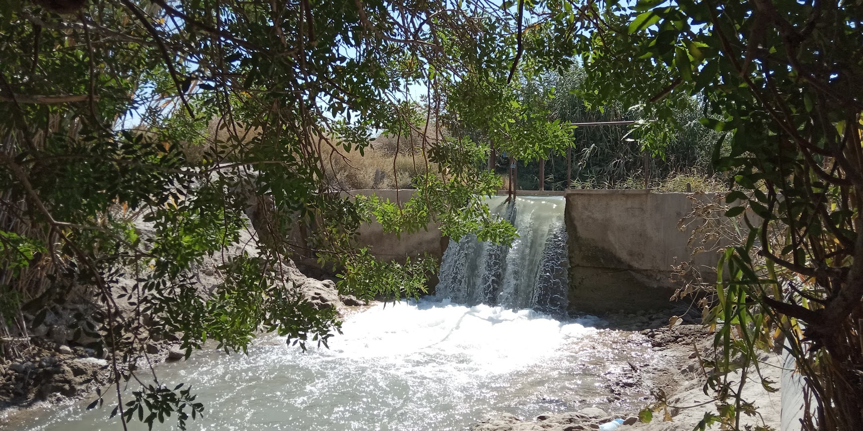 המפלים הלבנים – עמק המעיינות